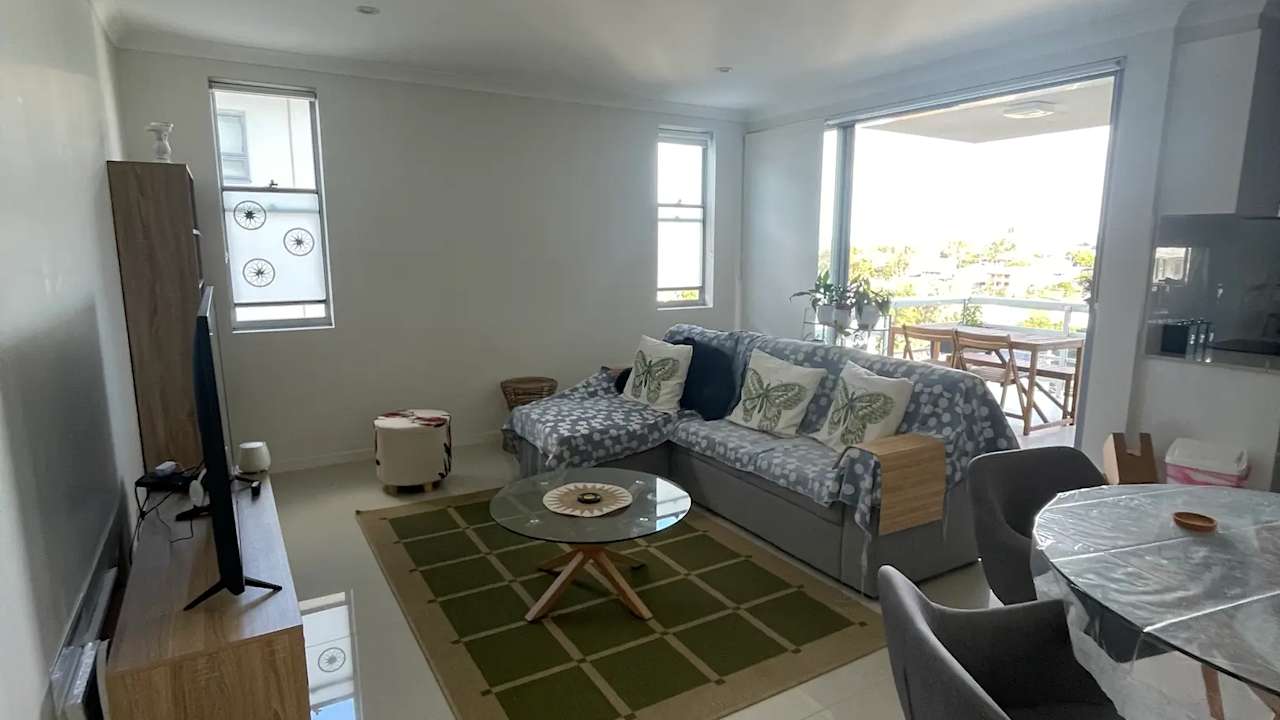 Unfurnished room with own bathroom