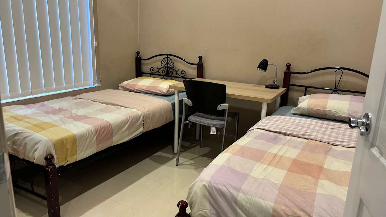 Furnished room in a share house