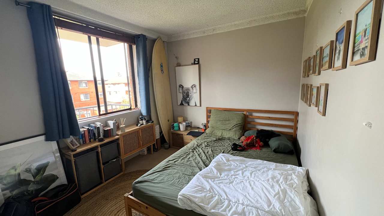 Unfurnished room in a flatshare