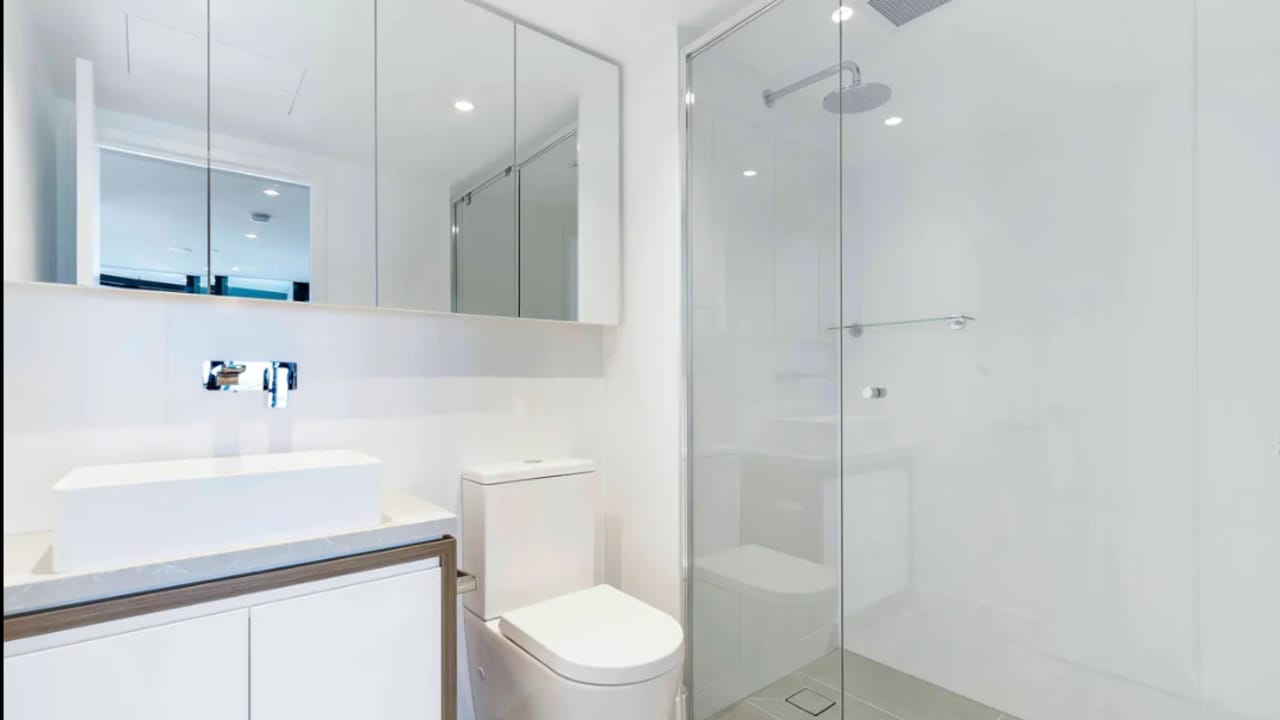 Unfurnished room in a flatshare