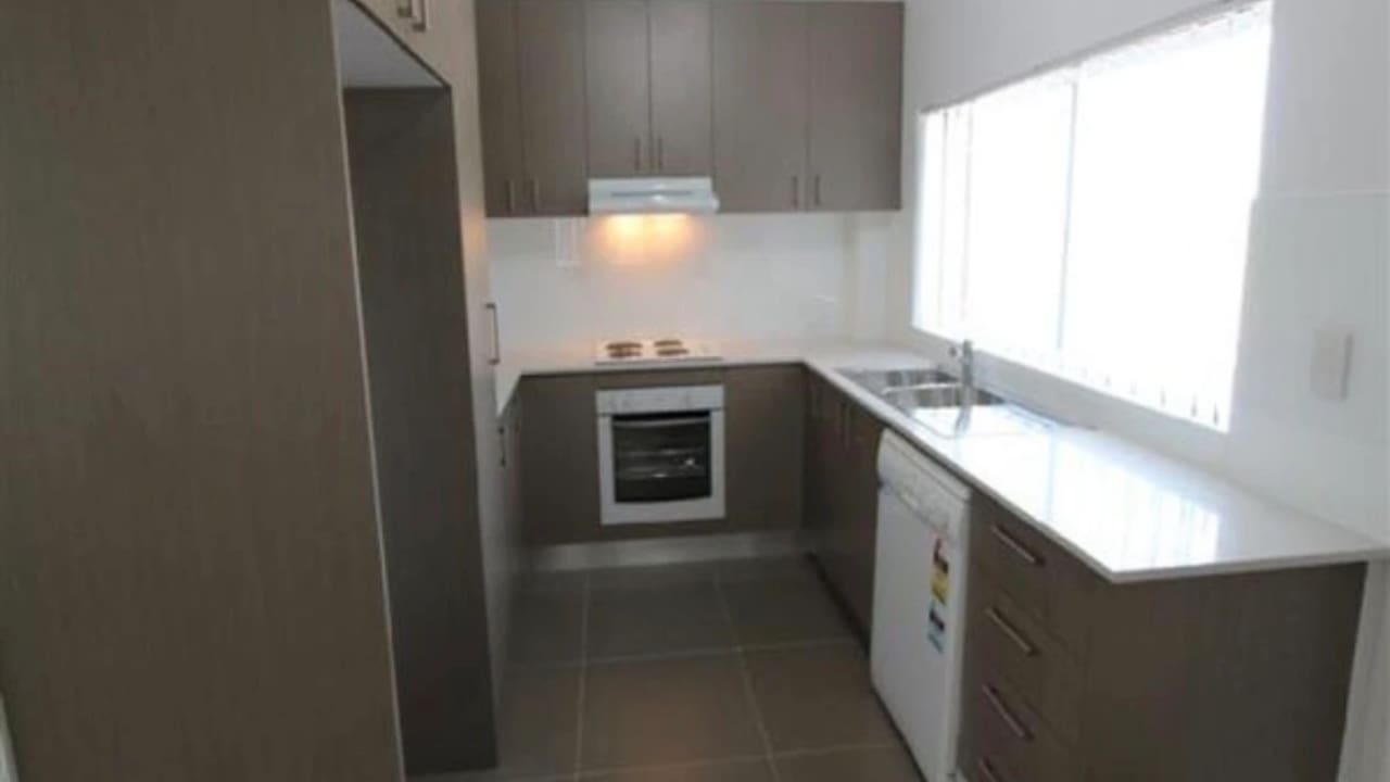 Unfurnished room in a flatshare