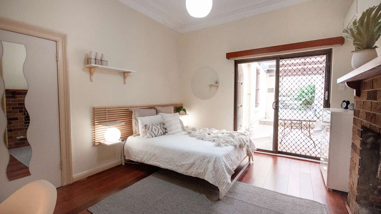 Furnished room in a share house