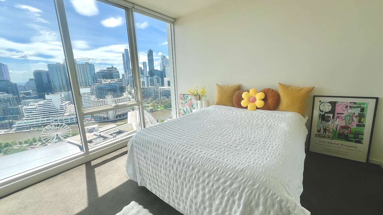 Furnished room with ensuite in a flatshare