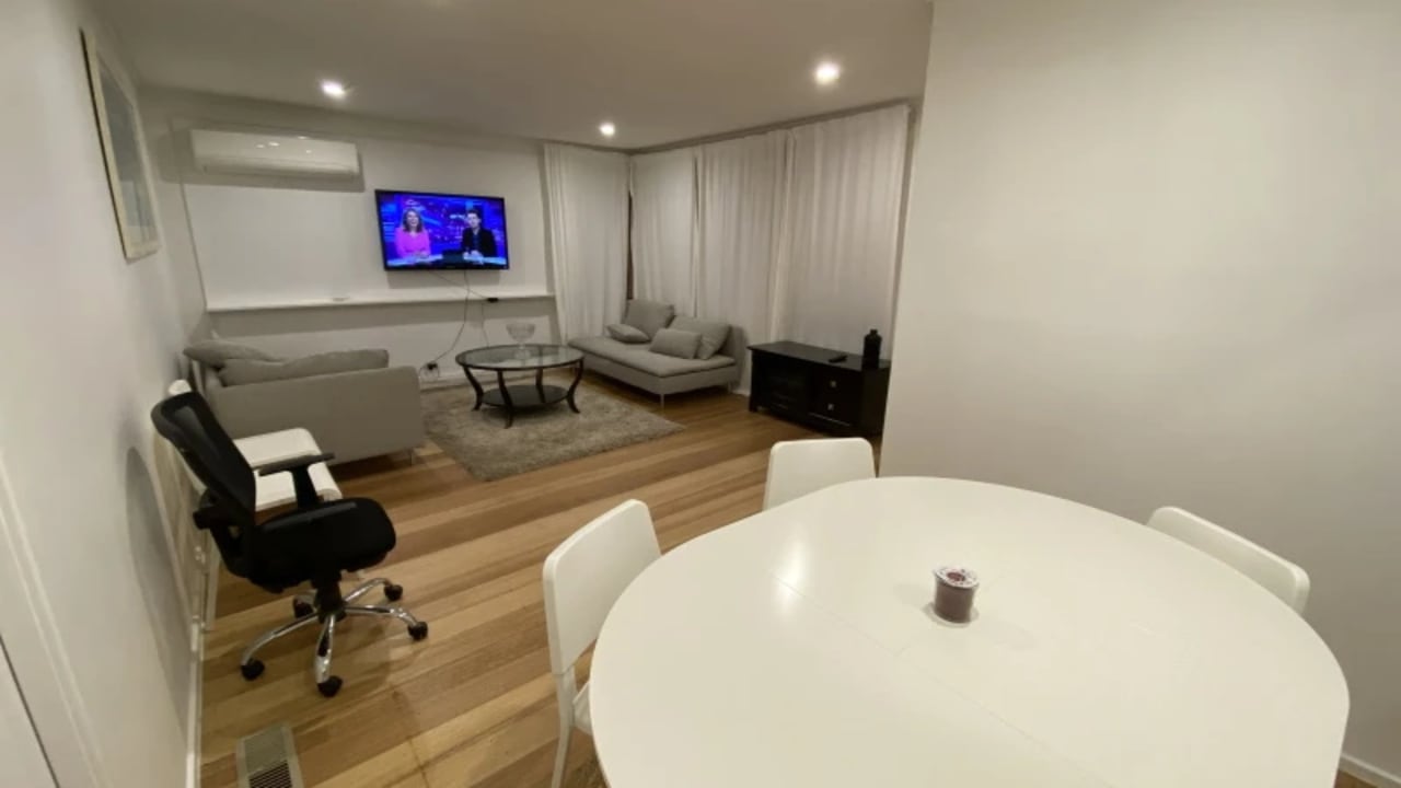 Room in a share house