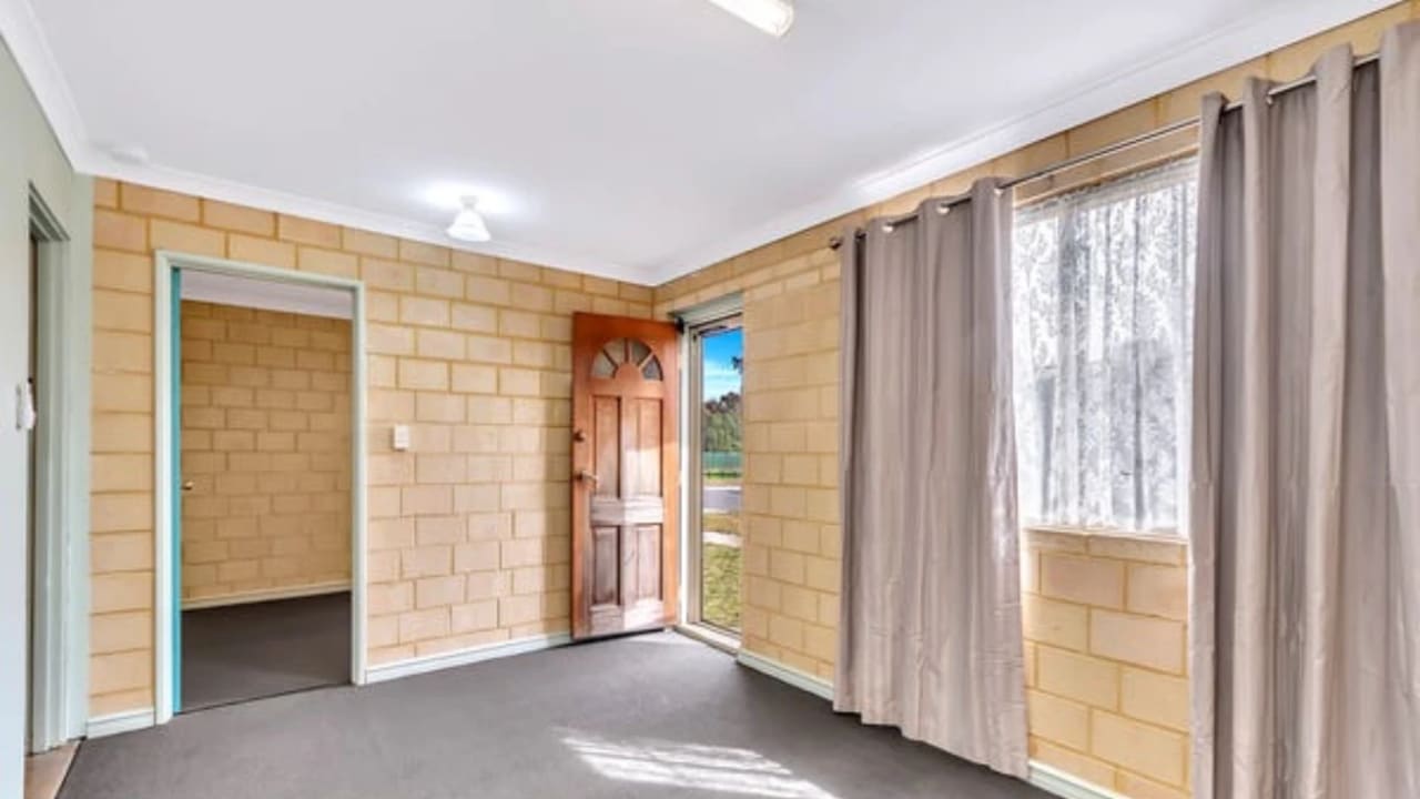 Whole property with 3 rooms for rent