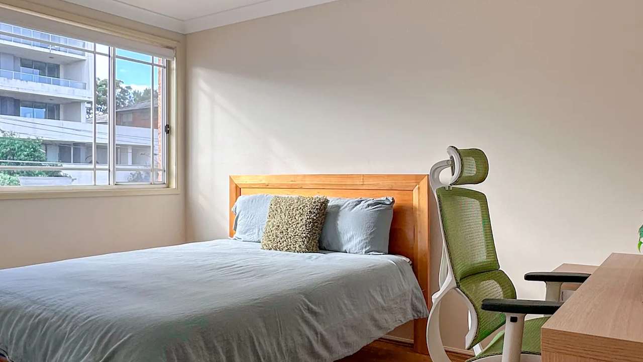 Furnished room in a share house