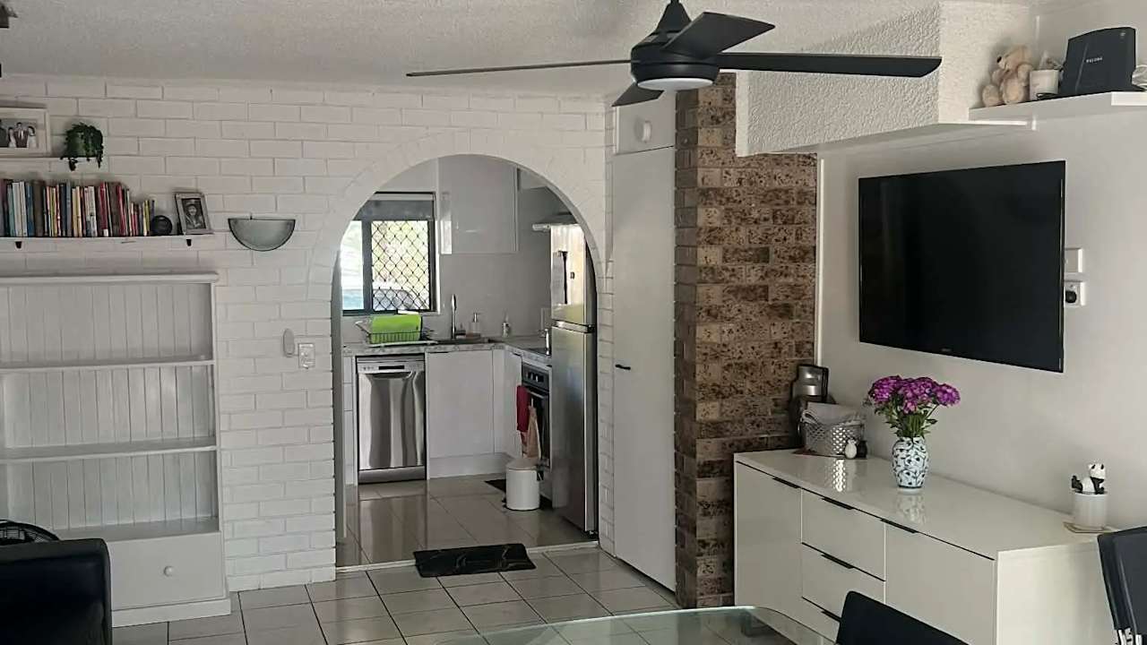 Furnished room in a share house