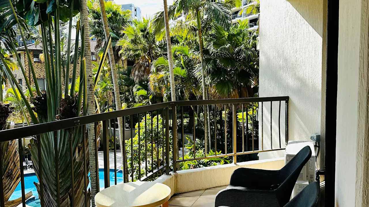 Furnished room with ensuite in a flatshare