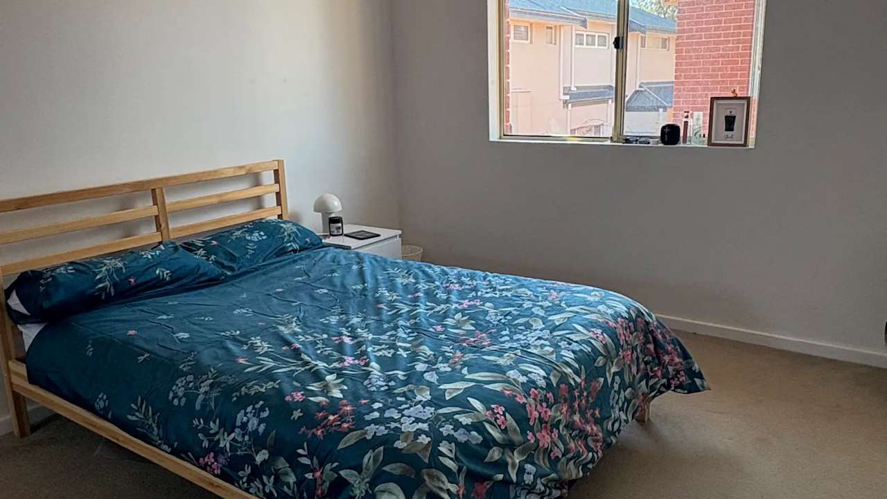 Room in a share house