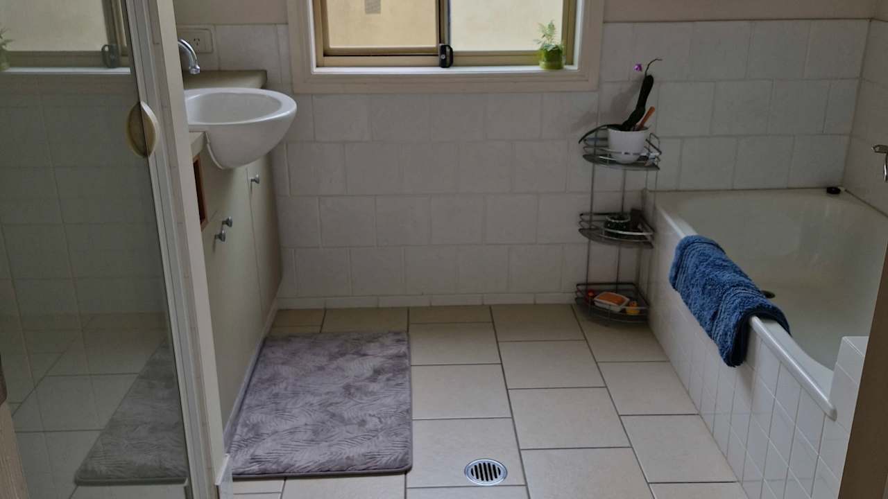 Unfurnished room in a share house