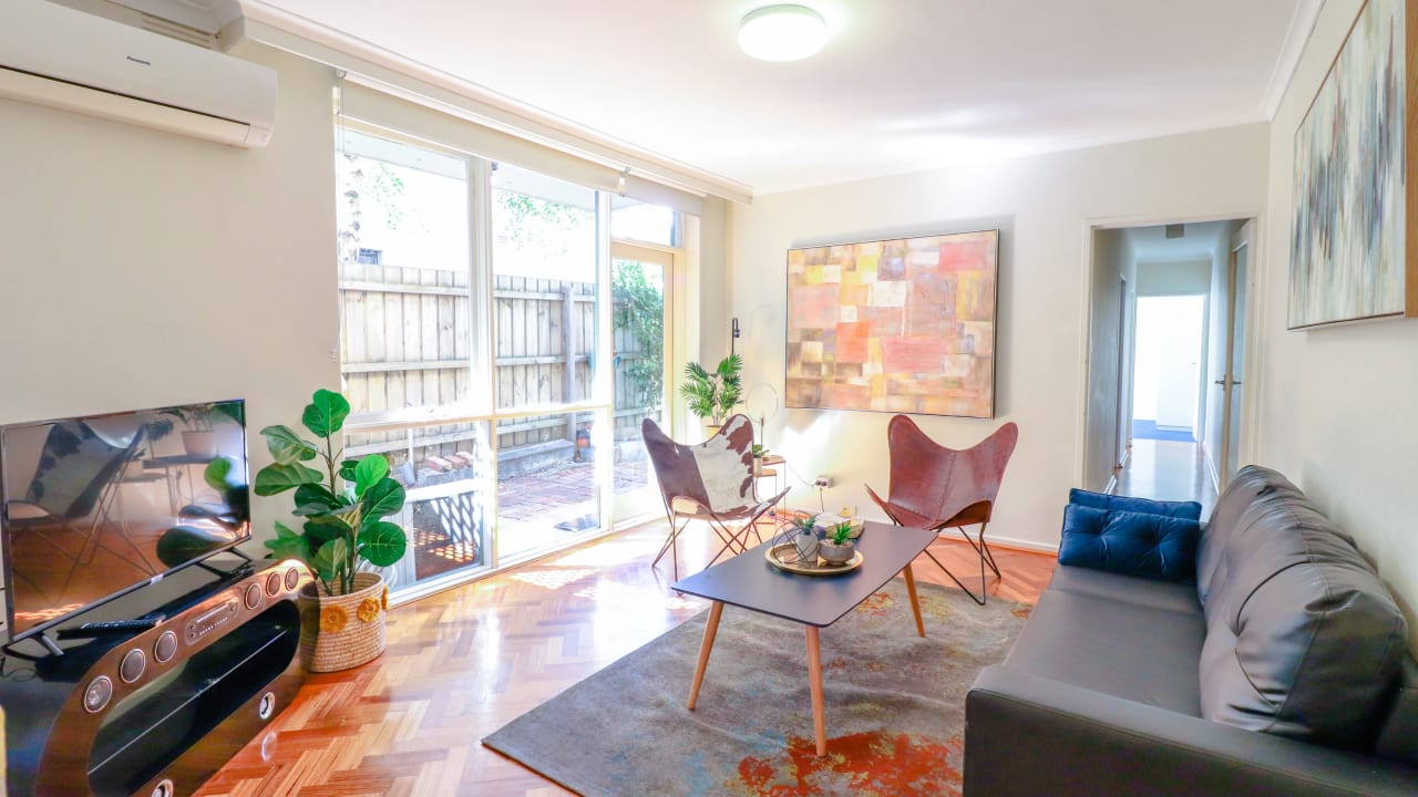 Whole property with 2 rooms for rent