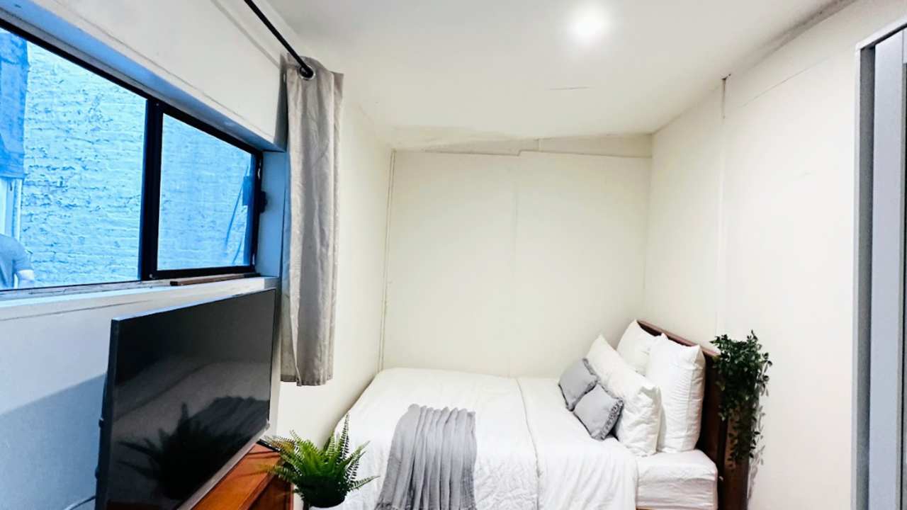 Furnished room in a flatshare