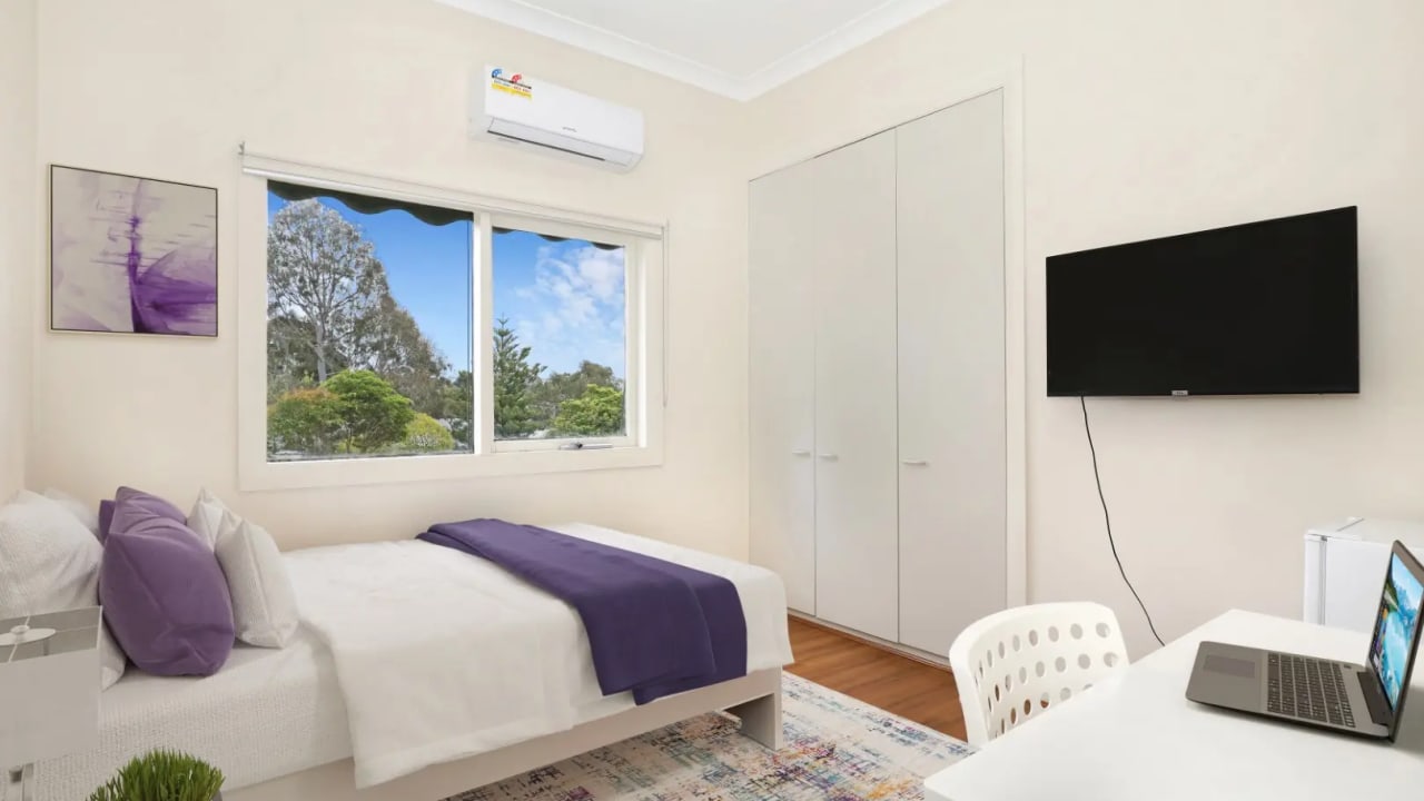 Furnished room in a share house