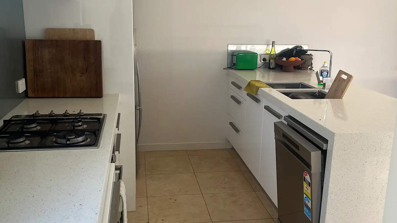 Unfurnished room in a flatshare
