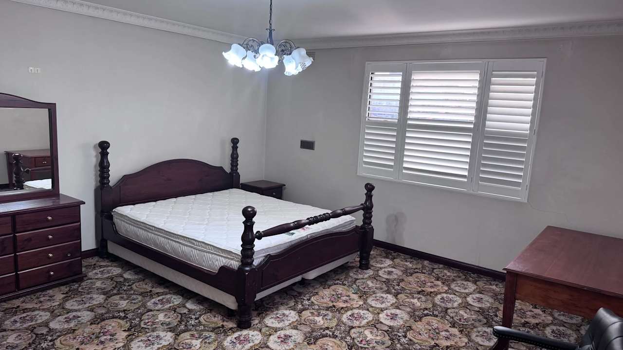 Furnished room in a share house