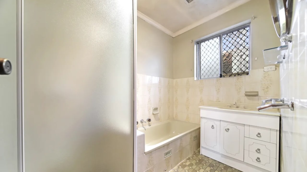 Unfurnished room in a share house