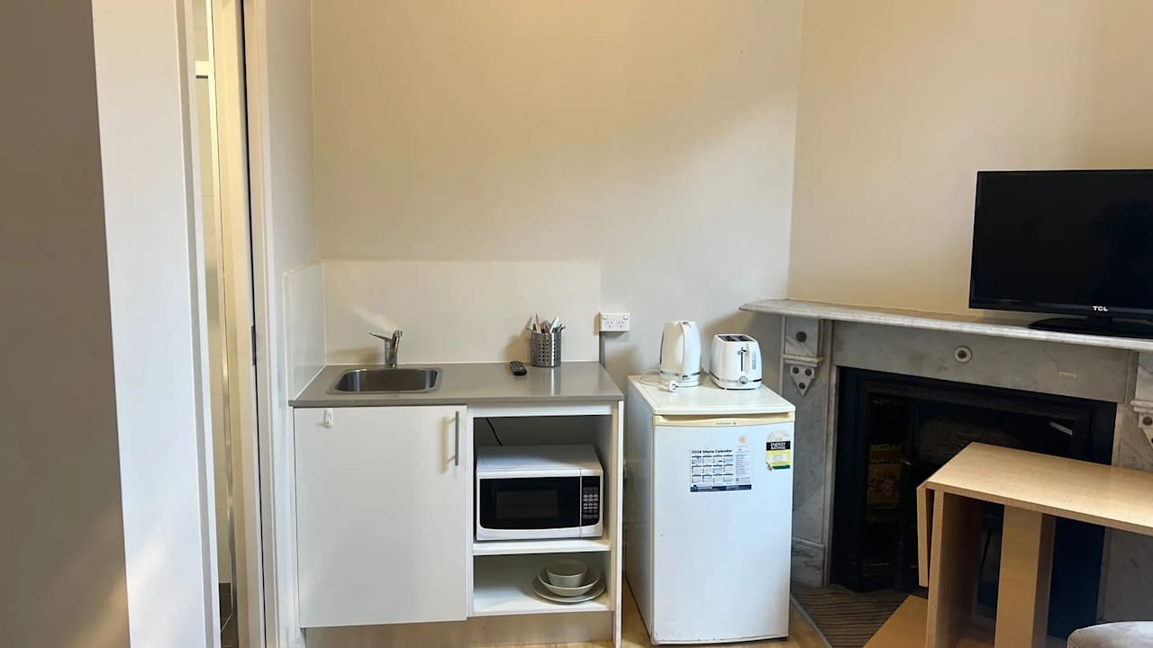Furnished room studio flat for rent