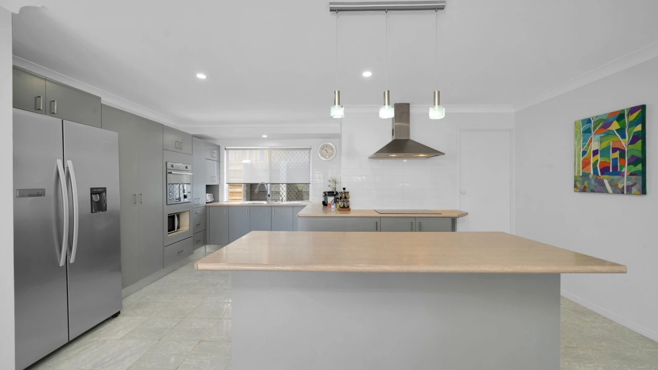 Whole property with 6 rooms for rent