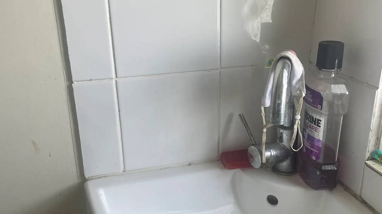 Room in a share house