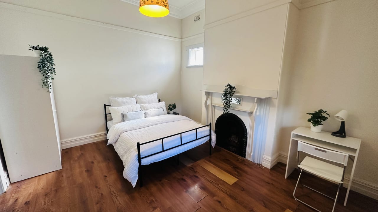 Furnished room in a share house