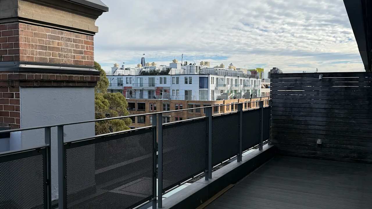 Furnished room in a flatshare