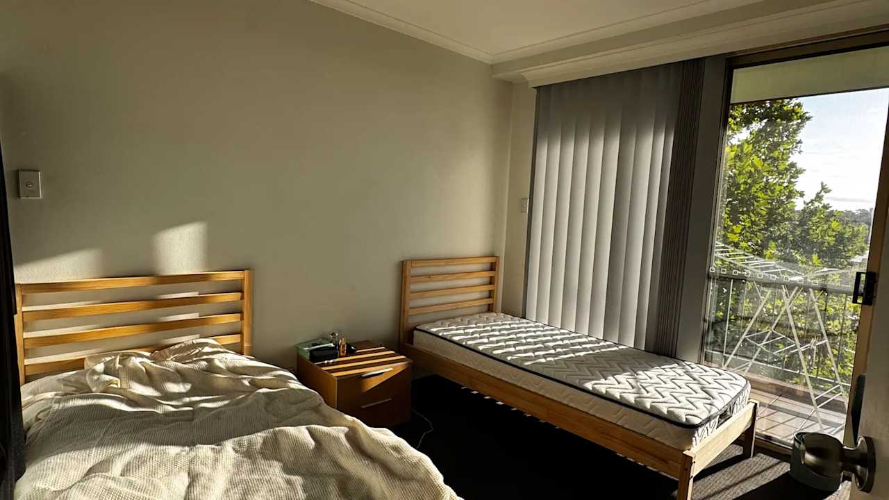 Furnished room in a share house