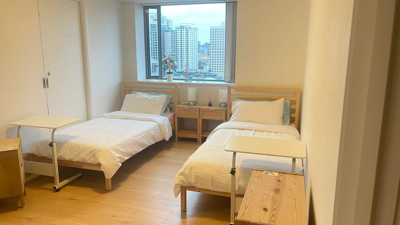 Furnished room in a flatshare