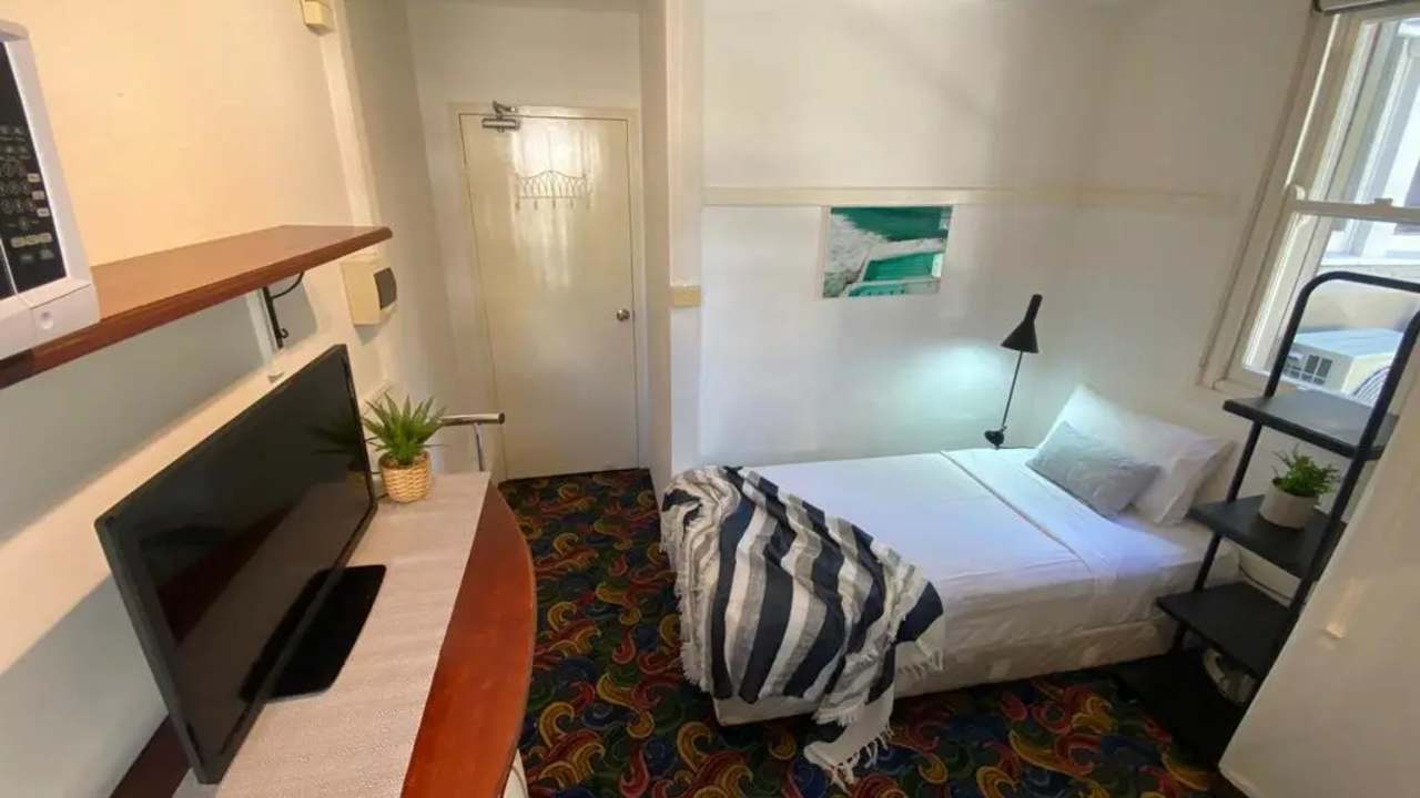 Furnished room studio flat for rent
