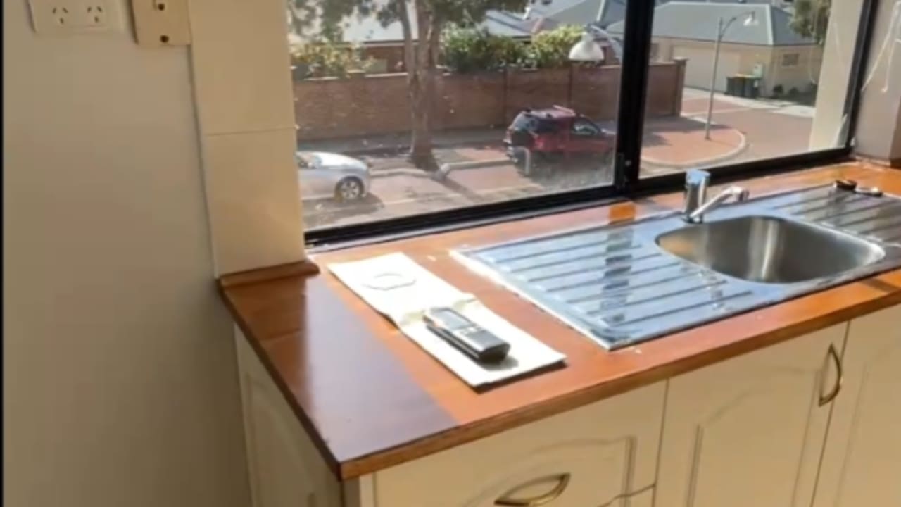 Whole property with 2 rooms for rent