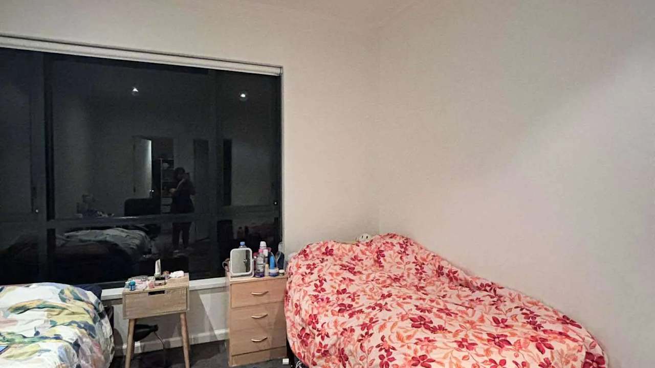 Furnished room with ensuite in a flatshare