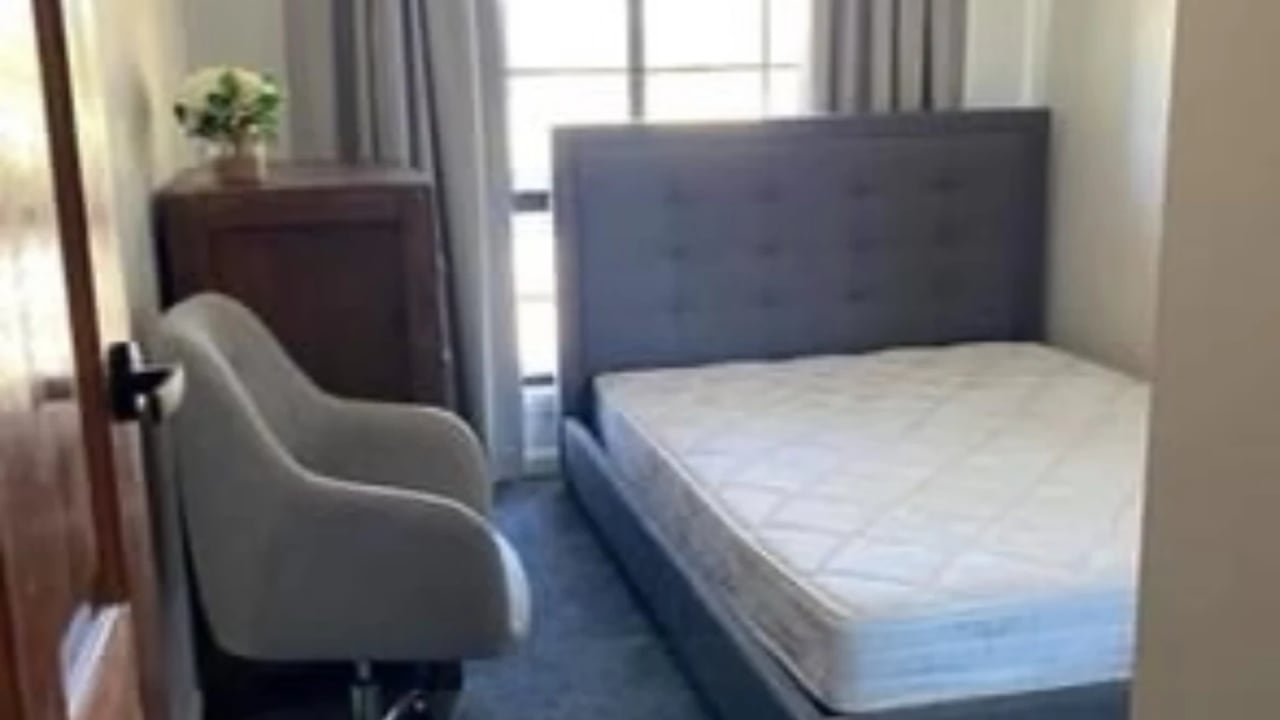 Furnished room in a share house