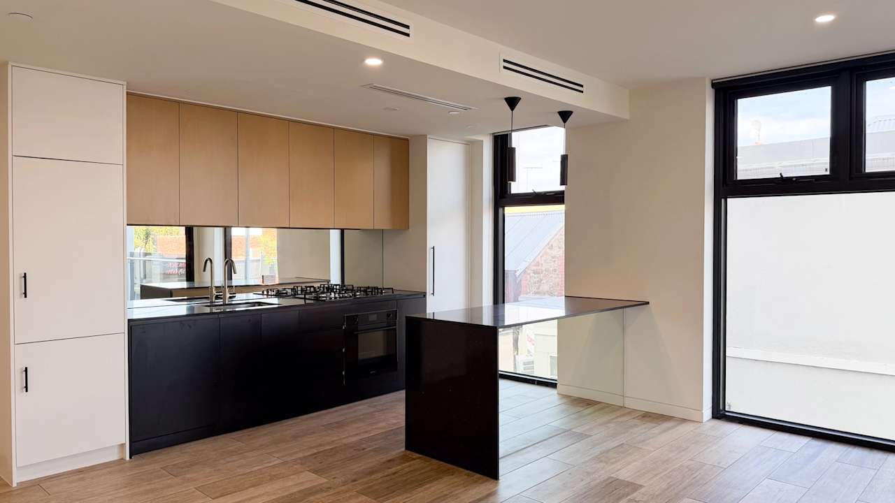 Furnished room with ensuite in a flatshare