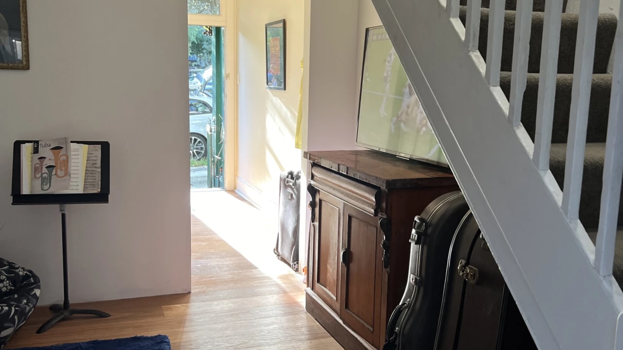 Furnished room in a share house