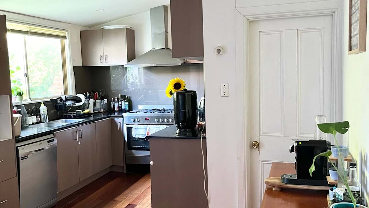 Room in a share house