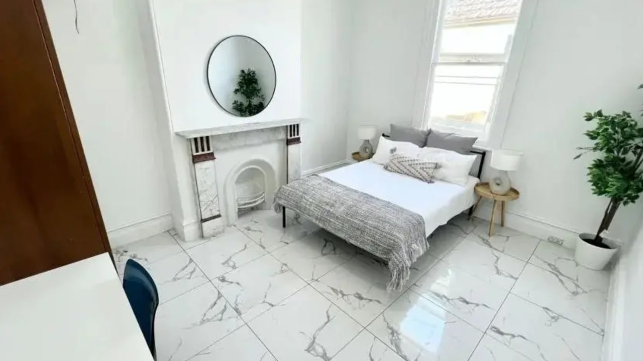 Room in a share house