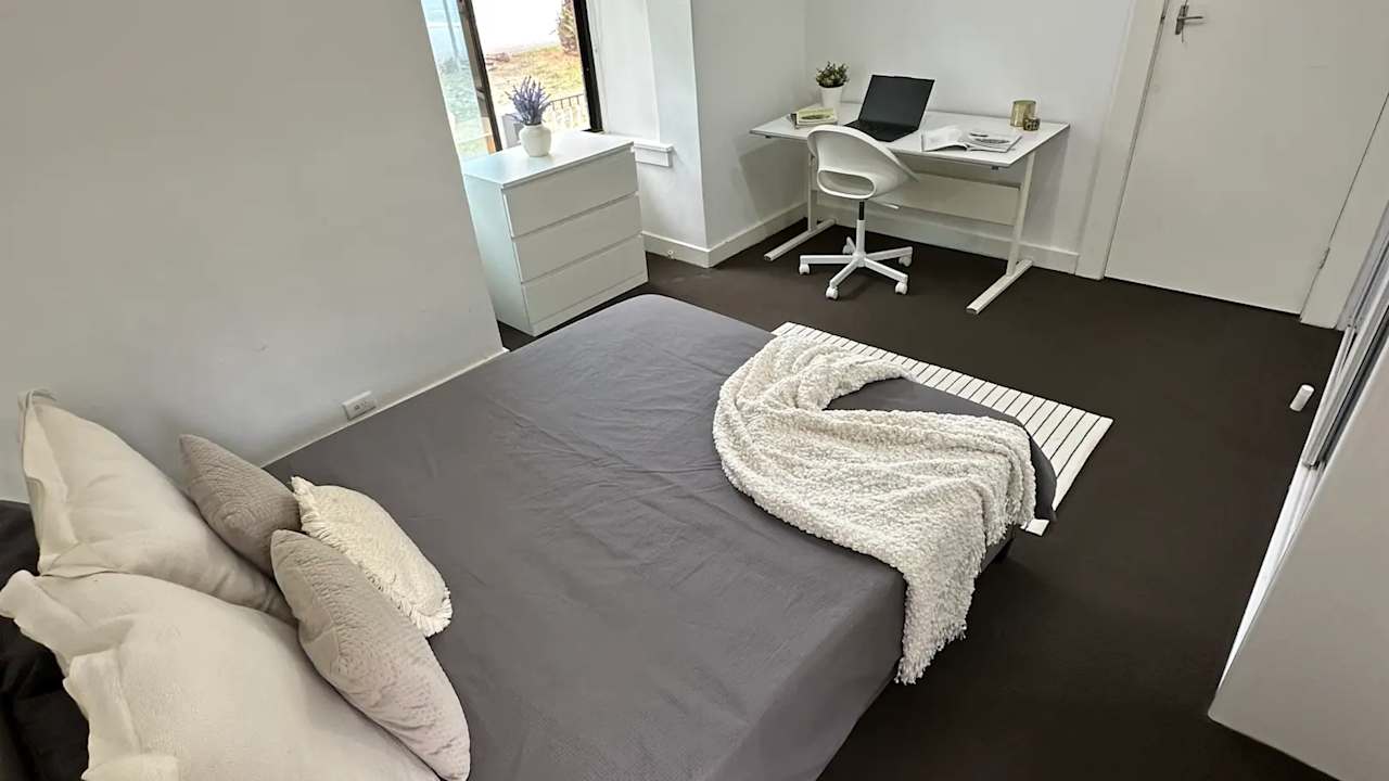 Furnished room in a share house