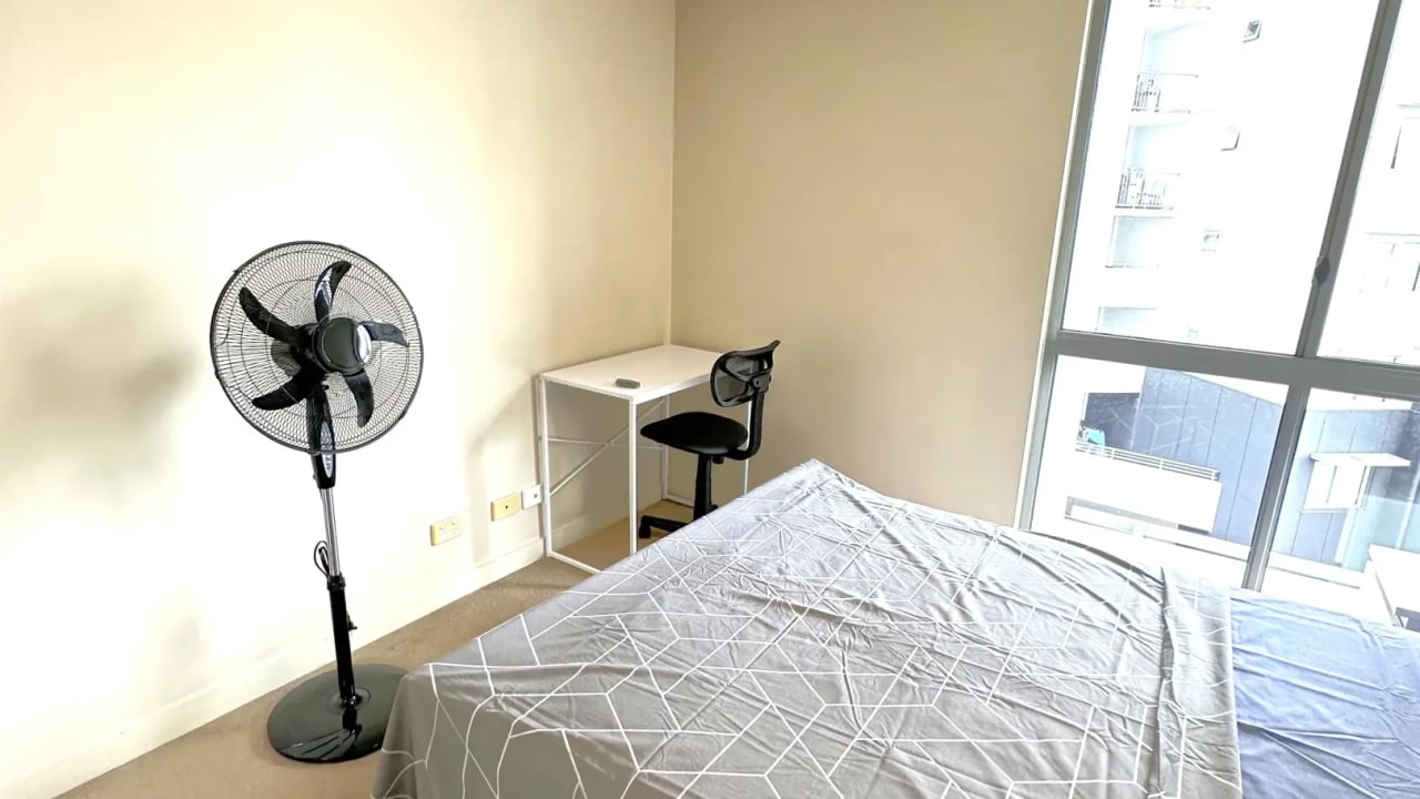 Furnished room in a flatshare