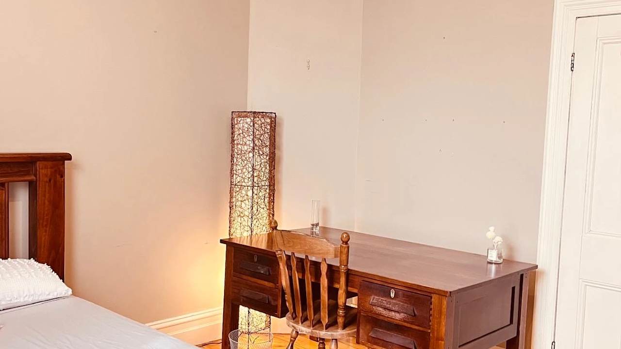 Room in a share house
