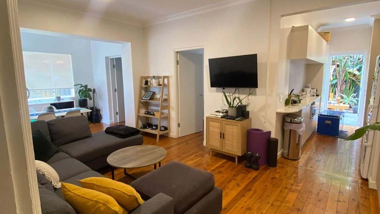 Furnished room in a flatshare