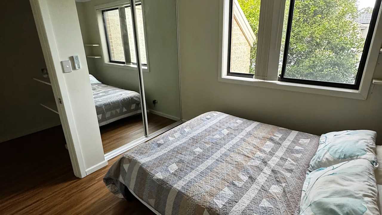 Furnished room in a flatshare