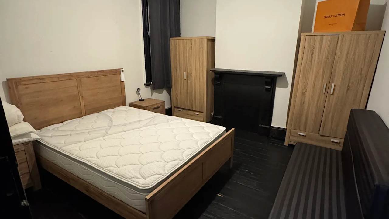 Unfurnished room in a share house