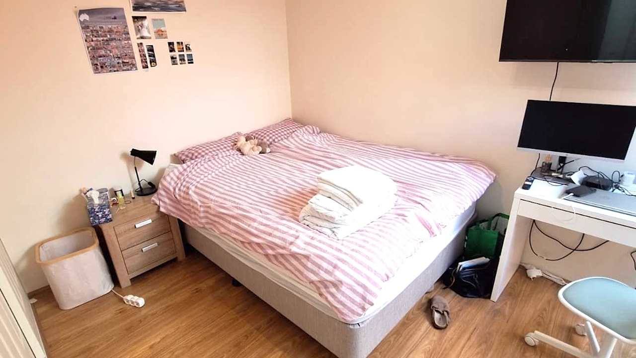 Furnished room in a flatshare