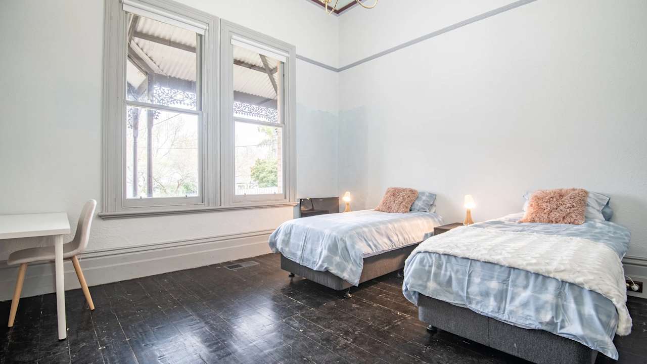 Furnished room in a share house