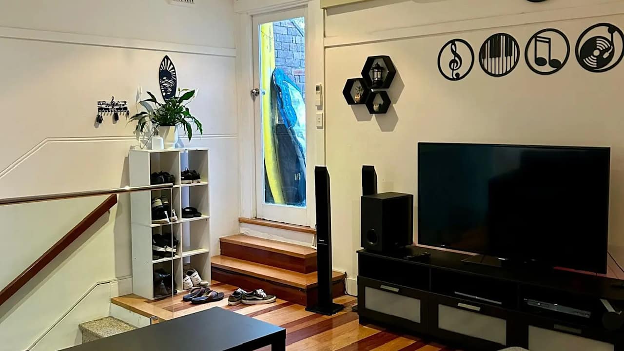 Furnished room in a flatshare