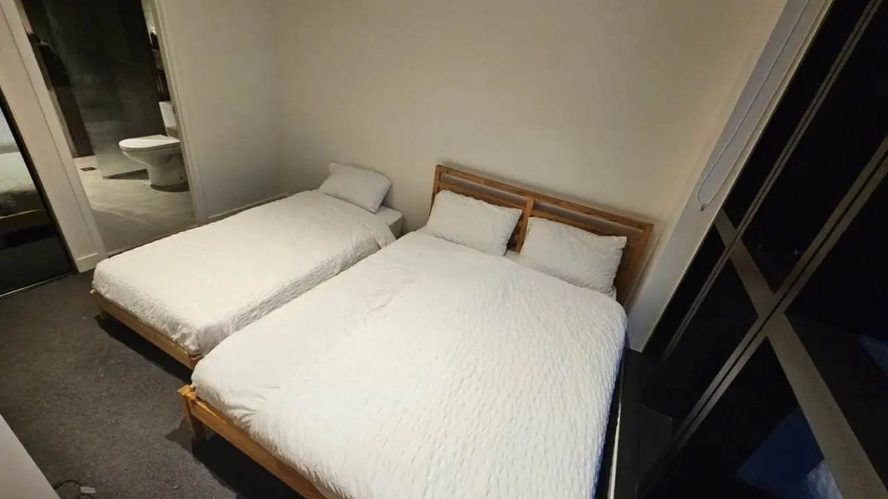 Furnished room with ensuite in a flatshare