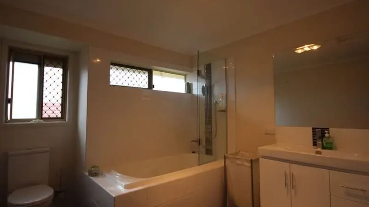 Unfurnished room in a share house