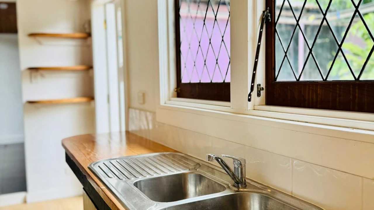 Unfurnished room granny flat for rent