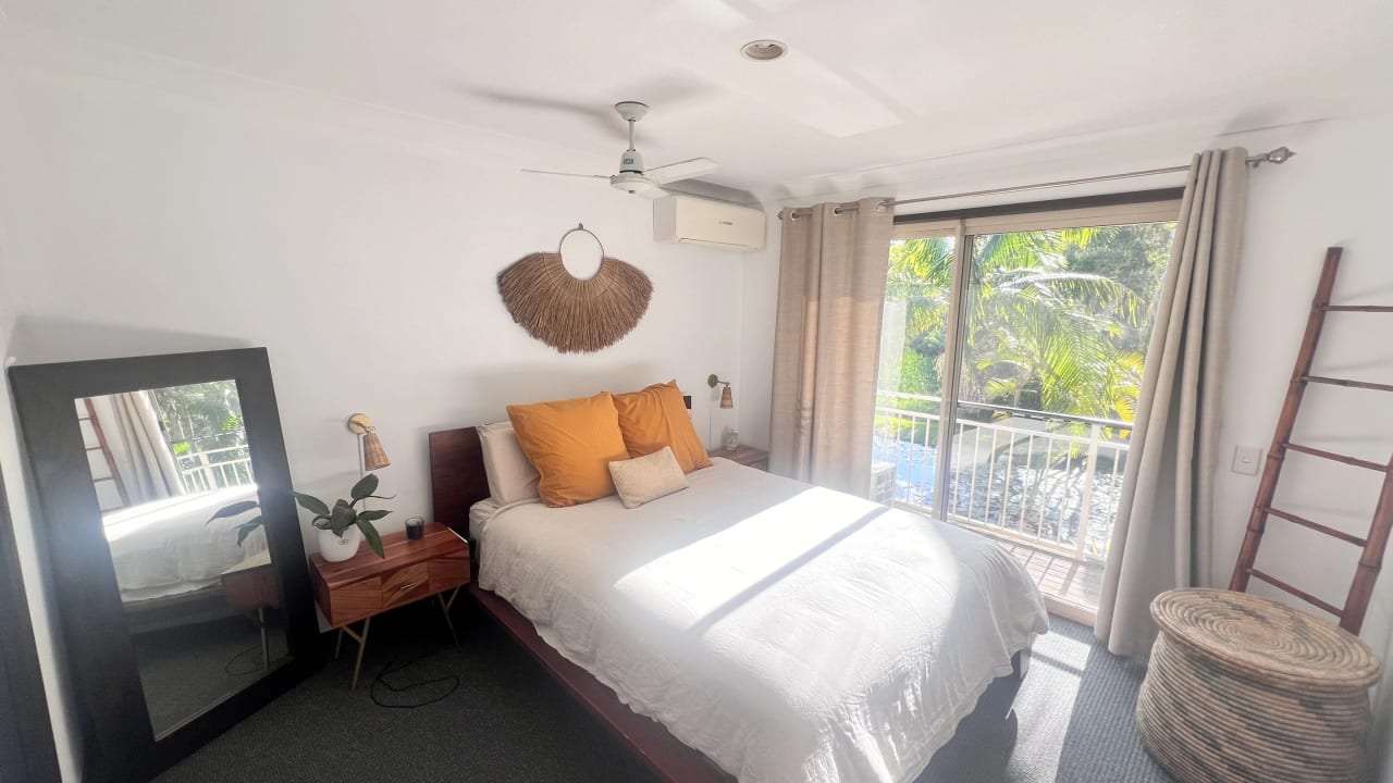 Furnished room with ensuite in a share house