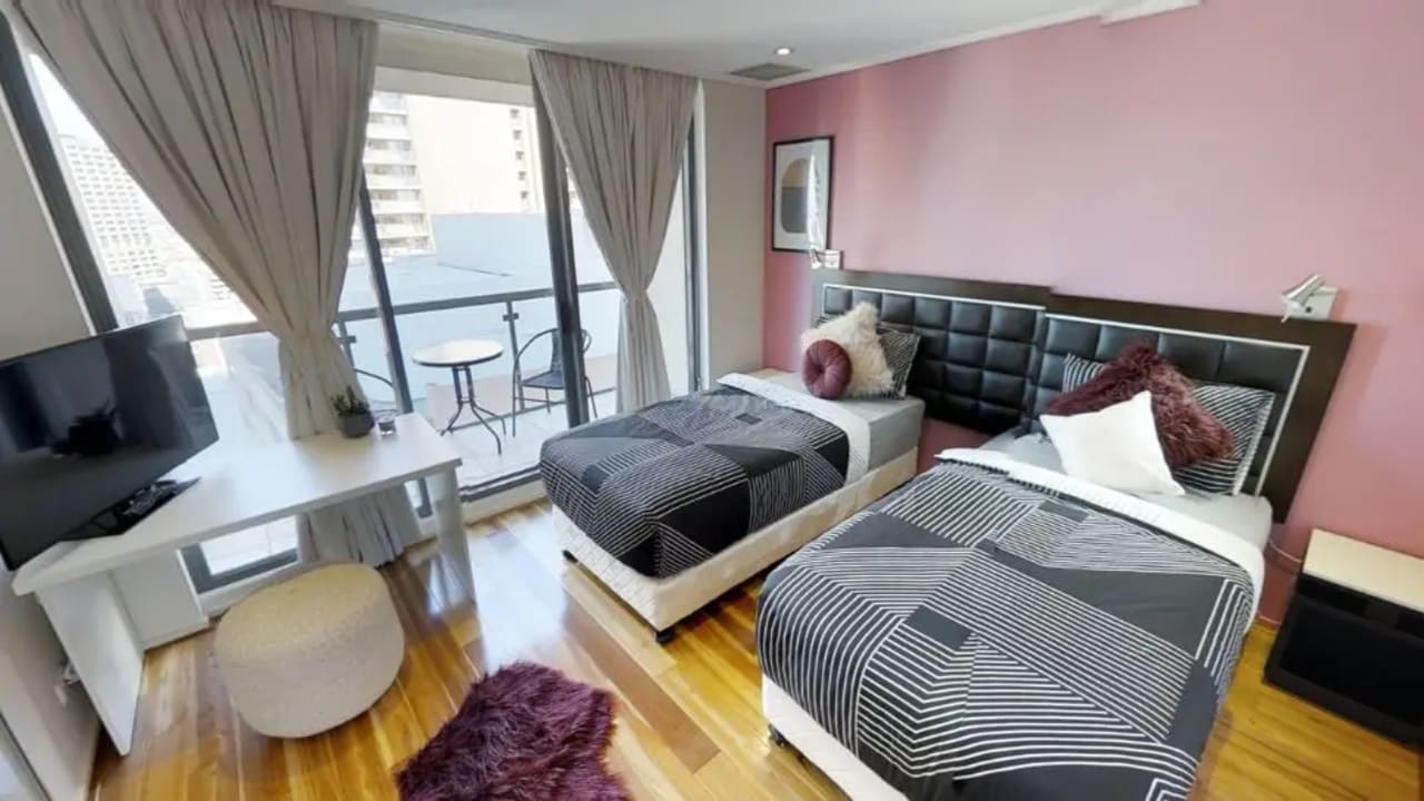 Furnished room with ensuite in a flatshare