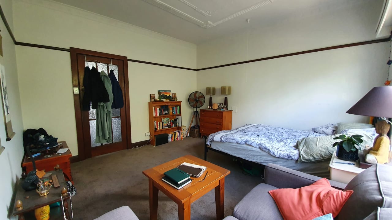 Room in a share house